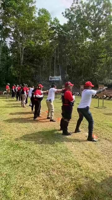 Participantes e instructores durante una jornada